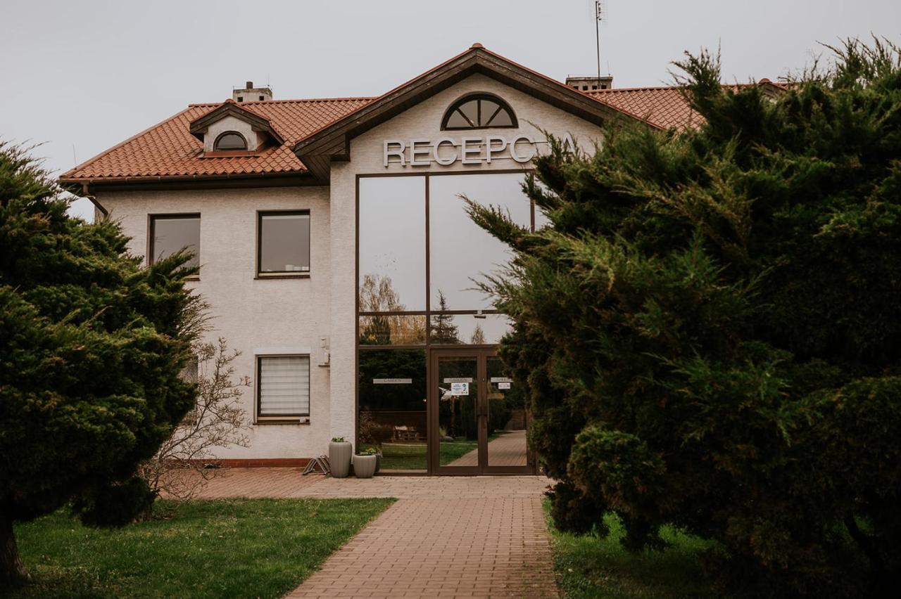 Hotel Garden Olesnica  Exterior photo